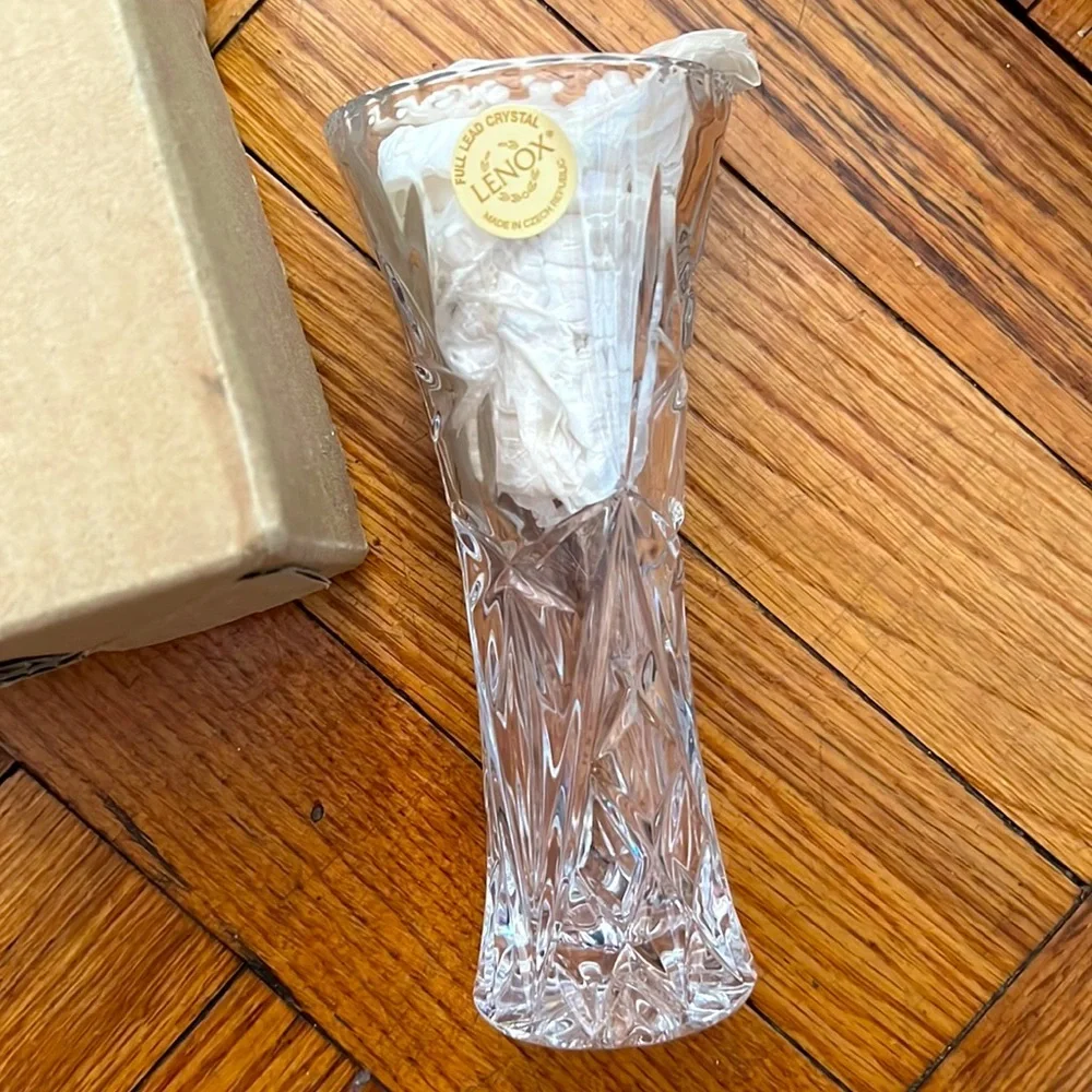 NIB Lenox Crystal 6” vase